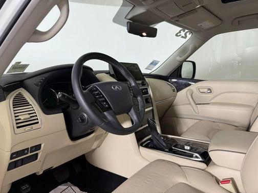 2023 INFINITI QX80 Luxe
