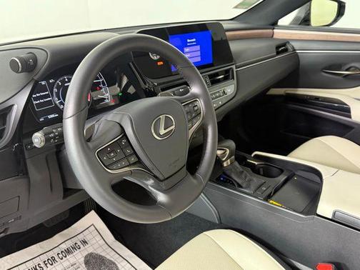2025 Lexus ES 350 Premium