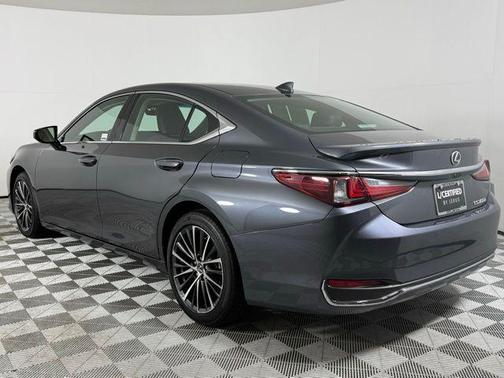 2024 Lexus ES 300h Premium
