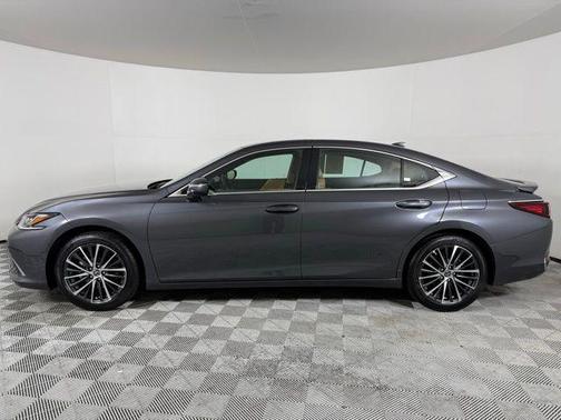 2025 Lexus ES 300h Premium