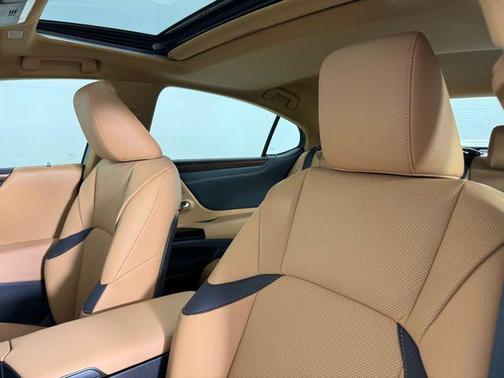 2025 Lexus ES 350 Base