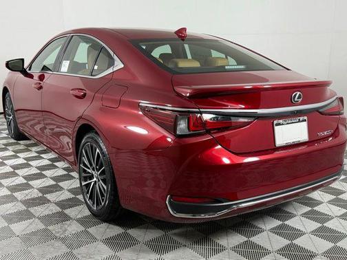 2025 Lexus ES 300h Base