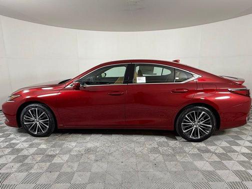2025 Lexus ES 300h Base