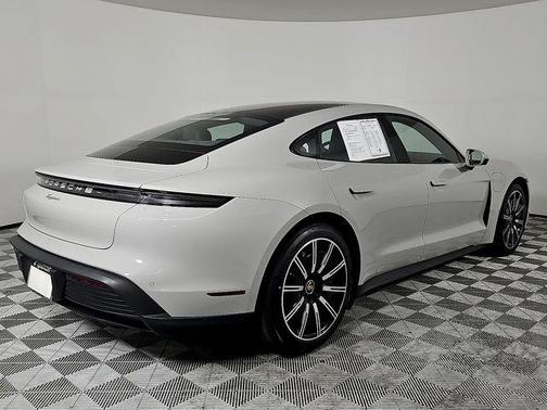2022 Porsche Taycan Base