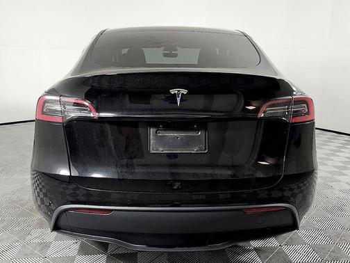 2021 Tesla Model Y Standard Range Rear-Wheel Drive