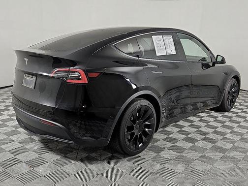 2021 Tesla Model Y Standard Range Rear-Wheel Drive