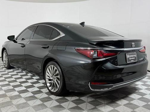 2023 Lexus ES 300h Luxury