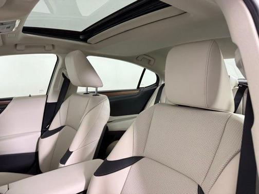 2025 Lexus ES 350 Base