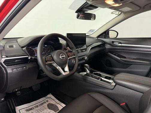 2025 Nissan Altima SR FWD