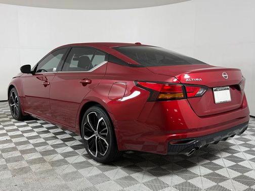 2025 Nissan Altima SR FWD