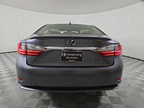 2016 Lexus ES 300h Base