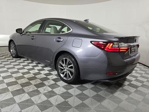 2016 Lexus ES 300h Base