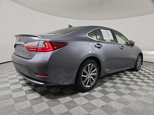 2016 Lexus ES 300h Base