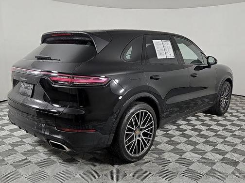 2022 Porsche Cayenne Cayenne