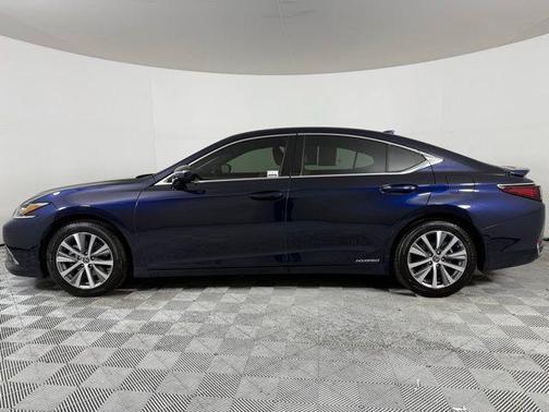 2021 Lexus ES 300h Premium