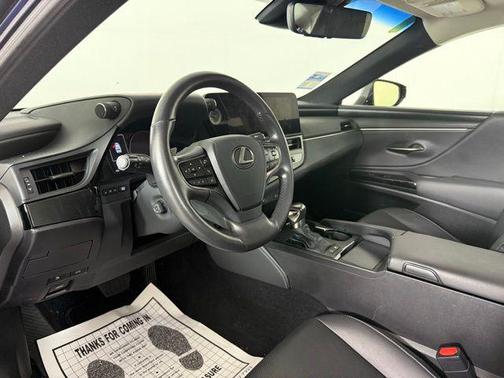 2023 Lexus ES 300h Premium