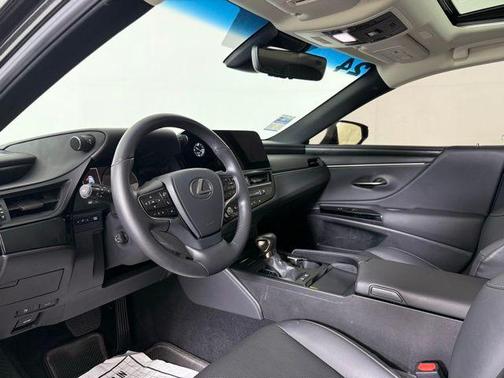 2024 Lexus ES 300h Base