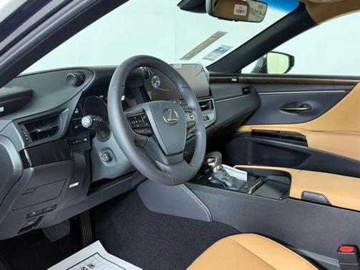 2025 Lexus ES 350 Base