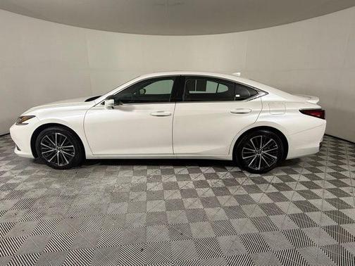 2025 Lexus ES 300h Premium