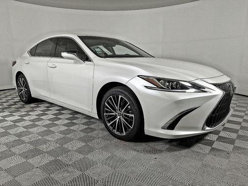 2025 Lexus ES 300h Base