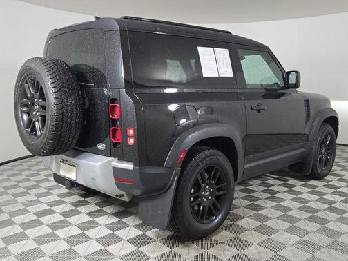 2023 Land Rover Defender 90 SE