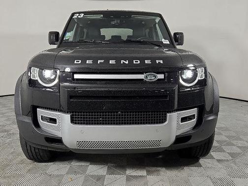 2023 Land Rover Defender 90 SE