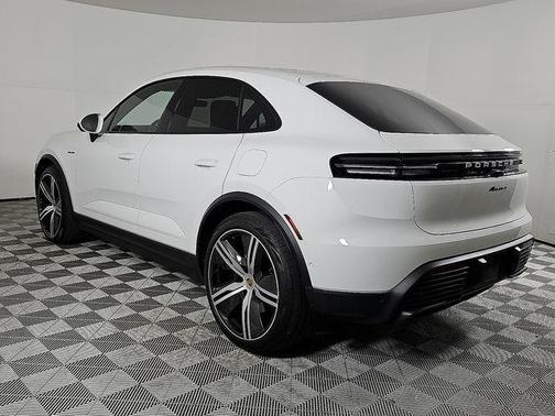 2024 Porsche Macan 4