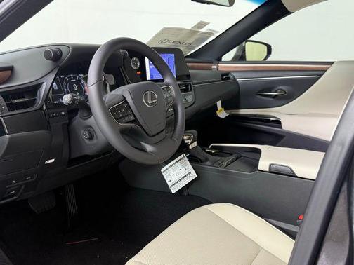 2025 Lexus ES 350 Base