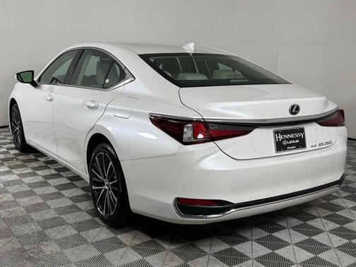 2024 Lexus ES 250 Base