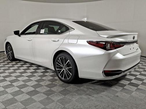 2025 Lexus ES 300h Base