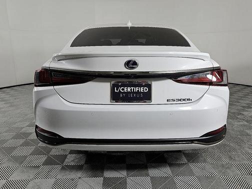 2022 Lexus ES 300h F SPORT