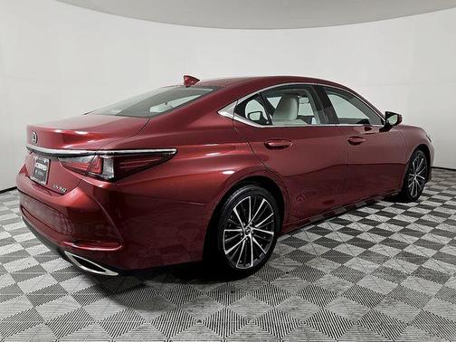 2025 Lexus ES 350 Base