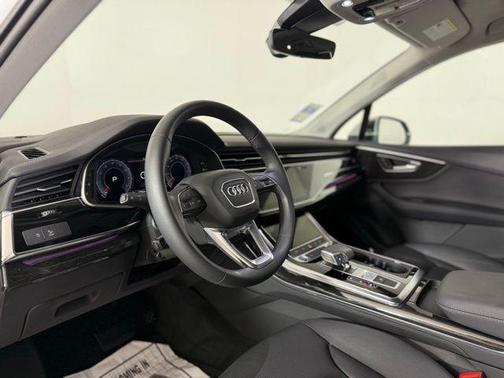 2023 Audi Q7 45 Premium Plus