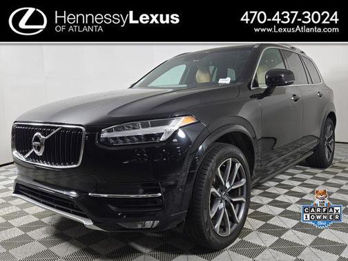 2017 Volvo XC90 T6 Momentum