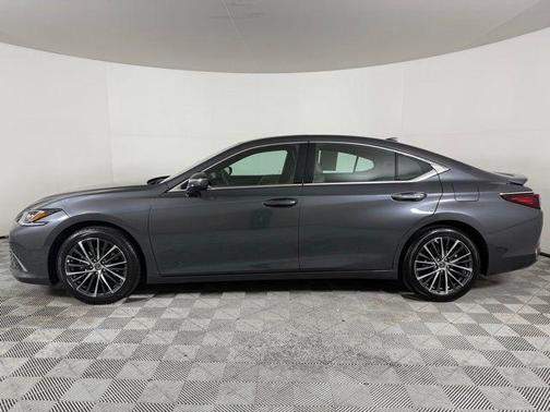 2025 Lexus ES 300h Base