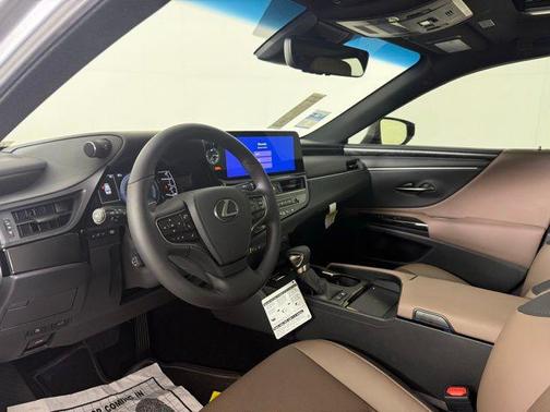 2025 Lexus ES 300h Base