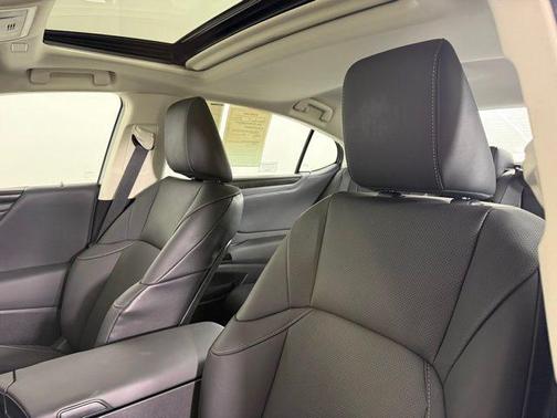 2024 Lexus ES 300h Premium