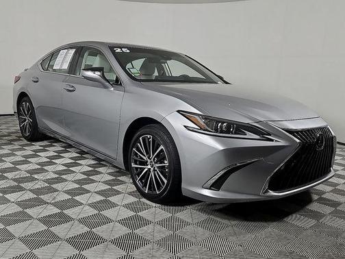 2025 Lexus ES 300h Premium