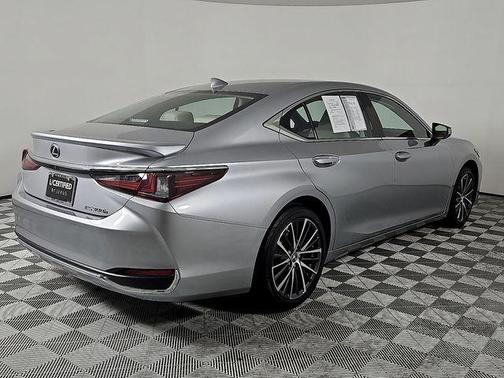 2025 Lexus ES 300h Premium