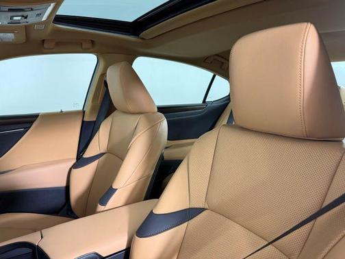 2025 Lexus ES 350 Base
