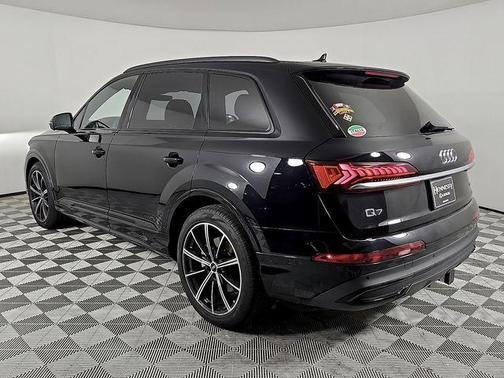 Orca Black Metallic 2021 Audi Q7 55 Prestige