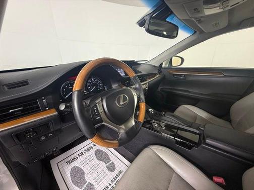2014 Lexus ES 300h Base