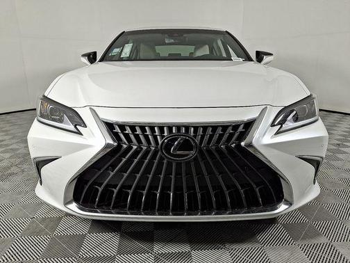 2025 Lexus ES 300h Base