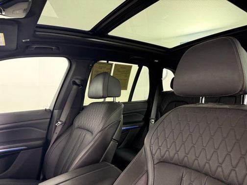 2021 BMW X5 M50i