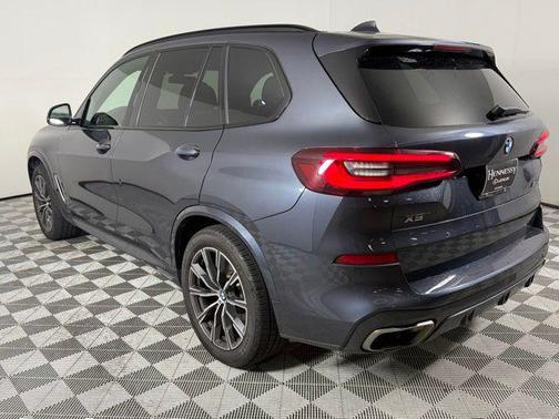 2021 BMW X5 M50i
