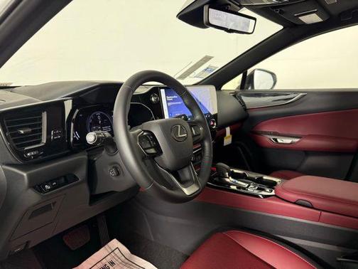 2025 Lexus NX 350h Premium