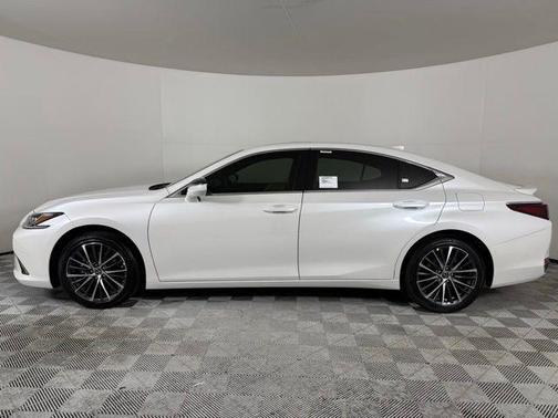 2025 Lexus ES 300h Base