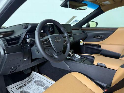 2025 Lexus ES 300h Base
