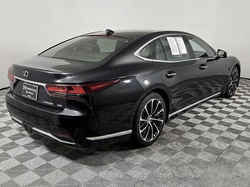 2023 Lexus LS 500h Base
