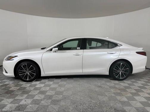 2024 Lexus ES 300h Base